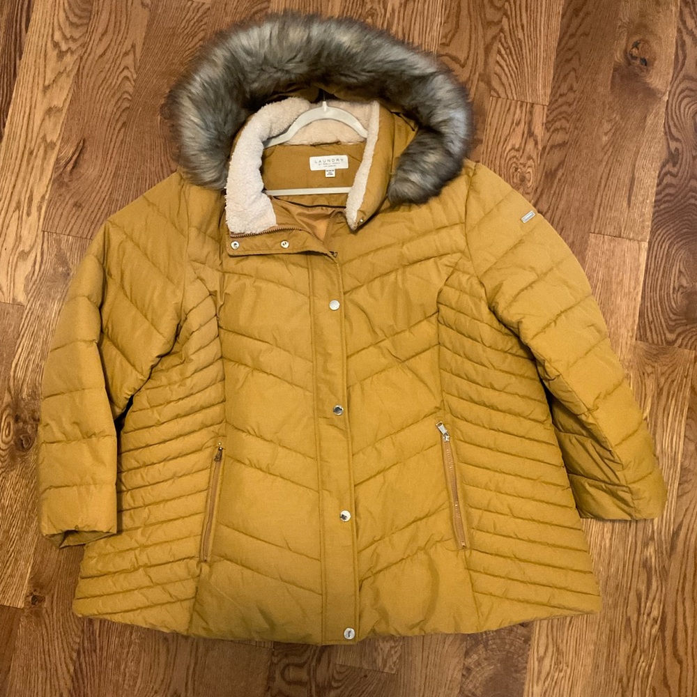 Laundry 3X lined jacket with removable fur style hood.